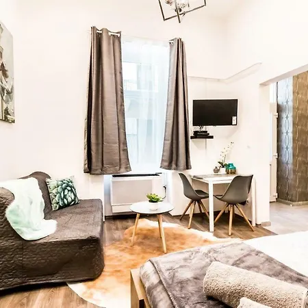 Amazon Apartment Near The Famous Party Boulevard Budapesta Exterior foto