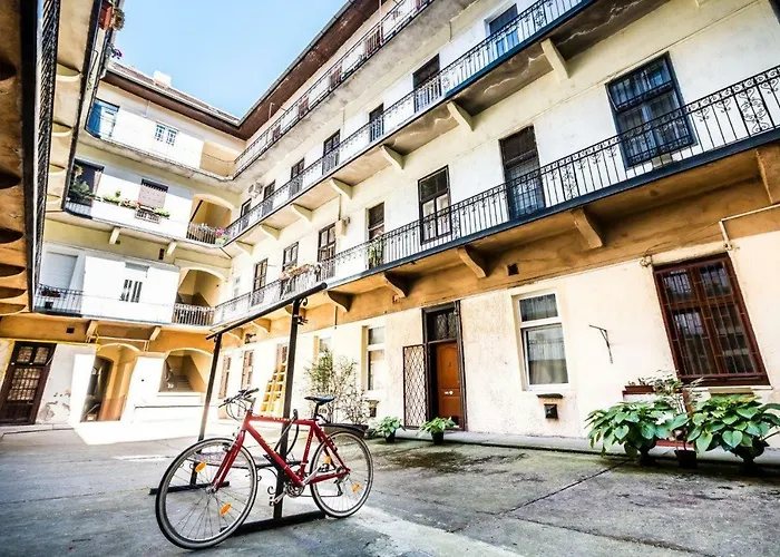 Amazon Apartment Near The Famous Party Boulevard